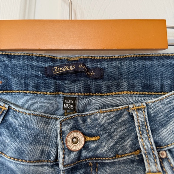 NWT Toxik3 Women’s Jeans with Studded Accents - Picture 3 of 6